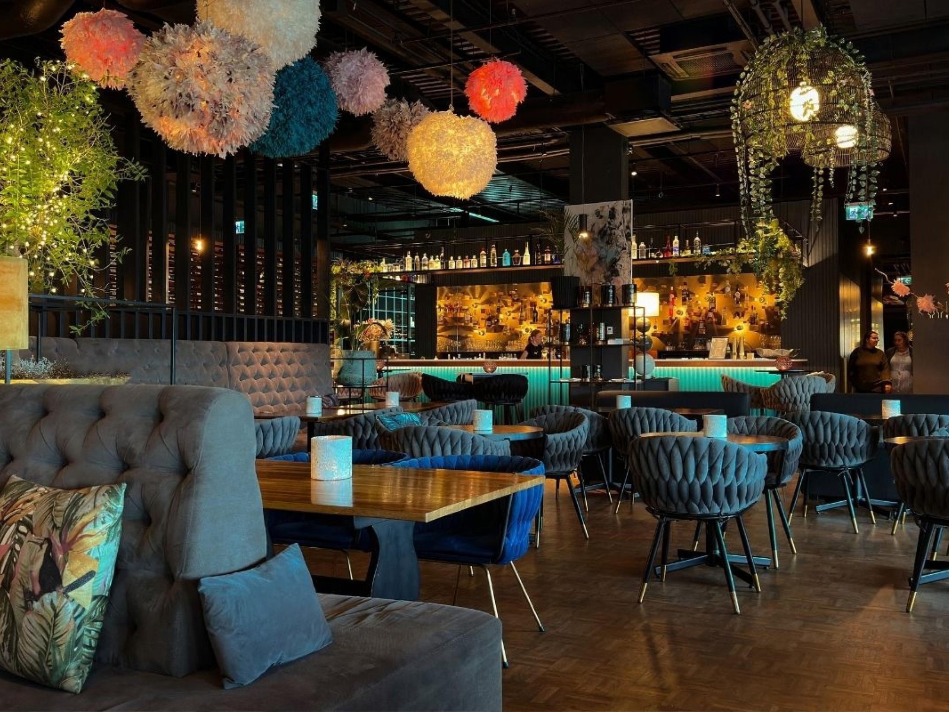 Premium Importer & Retailer of Commercial Furniture & Kitchen Equipment